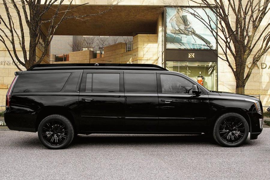  Cadillac Escalade Extended Viceroy Edition by Lexani Motorcars 2019 года  (фото 1 из 6)